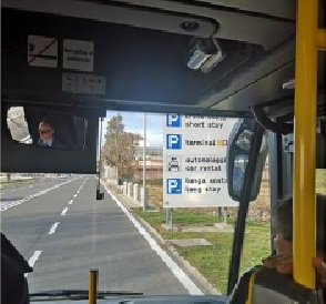 L'arrivo all'aeroporto nella sperimentazione di una nuova linea bus Ostia-Fiumicino