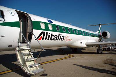 Alitalia, chiesti tempi certi per il piano industriale