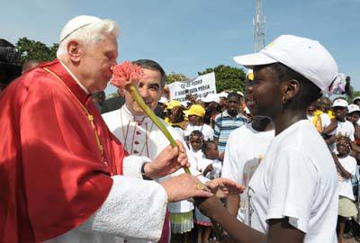 Il Papa ai giovani: ‘Non abbiate paura del matrimonio’