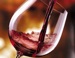 Il vino rosso stimola il desiderio sessuale femminile