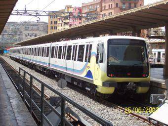 Resta 'impigliata' nel treno, subisce l'amputazione di un braccio