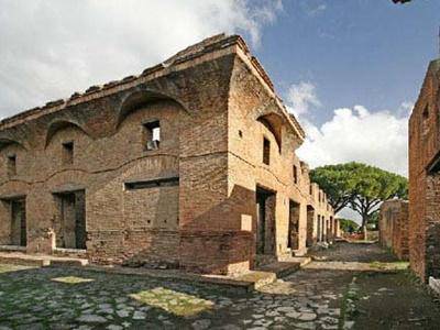 'RomAntica', visite guidate teatrali a Ostia Antica