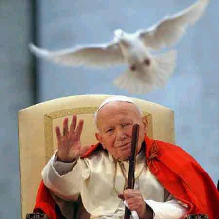 Giovanni Paolo II 'beato' nel 2010