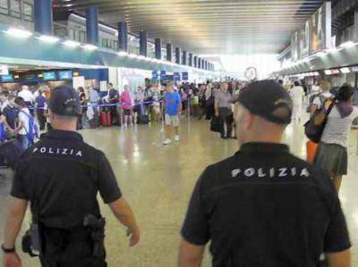 Droga, arrestato un 'ovulatore' a Fiumicino