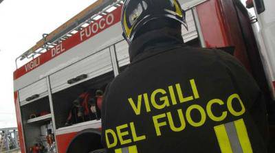 Incendio vicino Parco leonardo, evacuato un maneggio