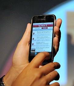 #Acilia: rubano iPhone e tablet