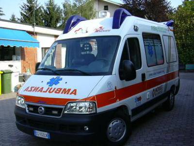 Finto medico in ambulanza a Latina, scattano gli accertamenti