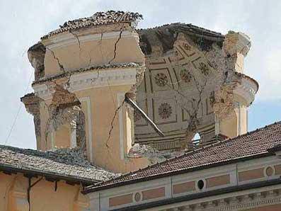 Terremoto a L’Aquila, 13 anni dopo: la città si stringe nel ricordo delle 309 vittime