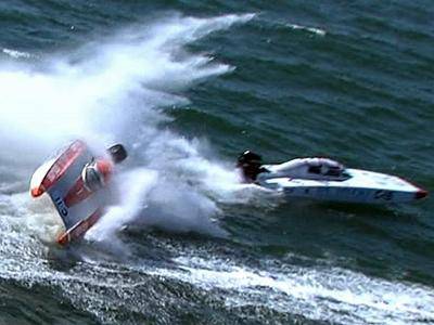 Si ribalta motoscafo off-shore, paura a Nettuno 