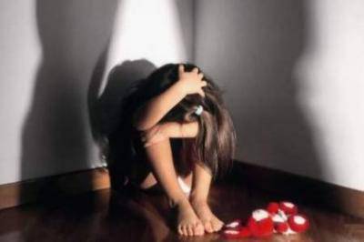 Orrore per una 13enne: violentata dallo zio 18enne