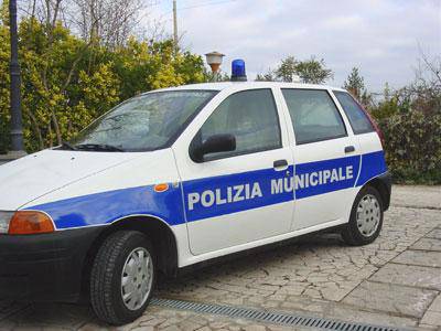 Senza patente dopo un incidente, denunciato