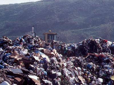 “Caso rifiuti, dal presidente della Provincia un atteggiamento ambiguo”