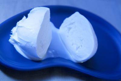 Mozzarelle blu alla "Saragat": si attende l'esito delle analisi