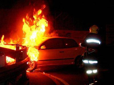 Fiamme alle Salzare: incendiate 4 auto