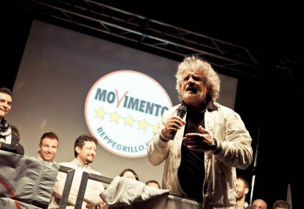 Movimento 5 stelle, oggi e domani ancora raccolta di firme