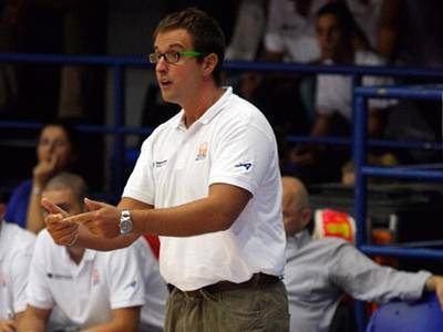 Coach Mattia Ferrari lascia la Benacquista Assicurazioni Latina Basket