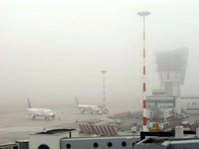 La nebbia rallenta l'aeroporto