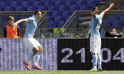 La Lazio gioca a tennis col Bologna