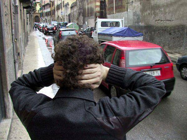 Suonare la carica non sposta il traffico