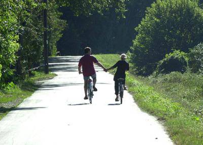 "Mobilità sostenibile, montati stalli per biciclette"