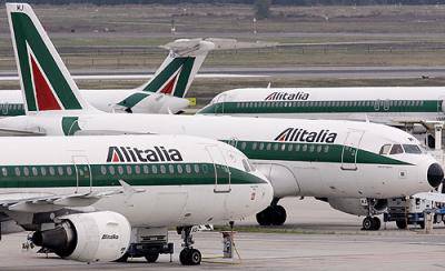 Piano Alitalia: 1.900 esuberi e tagli per 128 mln al costo del lavoro