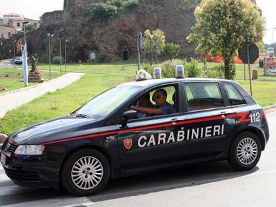 Ventenne aggredito da tre persone, vendetta sulla piazza di Ardea