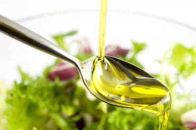 Olio extravergine d’oliva, oltre 2 milioni di litri irregolari: denunce e sequestri in tutt’Italia