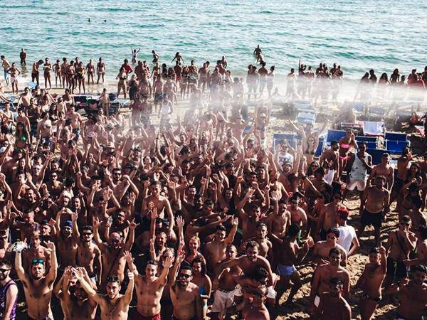 Beach party sulle spiagge di Sperlonga