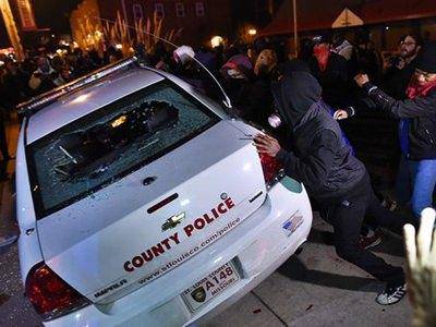 Spari contro due poliziotti. Alta tensione a Ferguson negli Usa