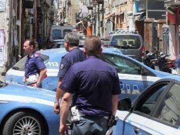 Follia a Napoli. Spara sulla gente in strada: 3 morti, 6 feriti