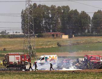 Siviglia, 3morti nello schianto di un aereo militare