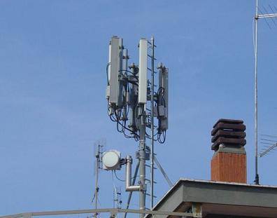 Santori e Giudici: “Sconcertante l’errore dell’Amministrazione sulle antenne per la telefonia”