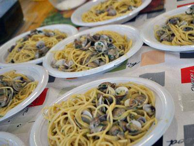Torna la Spaghettongola, la festa degli spaghetti alle vongole lupino