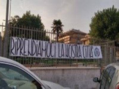 Torvajanica: Volontari di CasaPound Italia riqualificano il giardino di Piazza Italia 