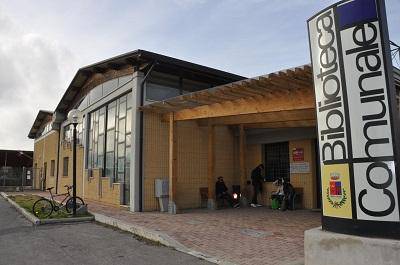 Ladispoli, al via il corso di scultura alla biblioteca comunale