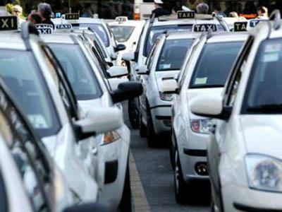 Aeroporto, Santori: "Giubileo, un'occasione per mettere fine alla doppia tariffa dei taxi"