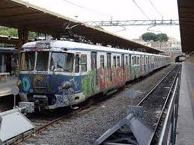 CasaPound: blitz nelle stazioni contro i disagi della Roma-Lido 
