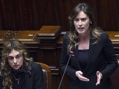 La Boschi resta al suo posto. Bocciata la mozione di sfudicia