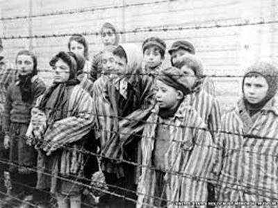 Gli studenti delle scuole medie ad Auschwitz per il Giorno della Memoria