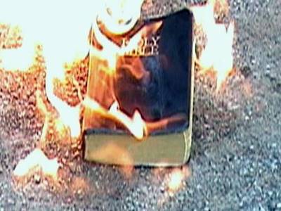 Pakistan: brucia la Bibbia, arrestato musulmano in Punjab