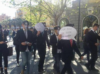 A piazza Anco Marzio il blitz di CasaPound