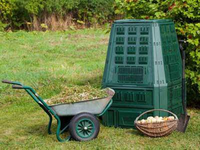 “Compost-tiamo!”: produrre fertilizzante risparmiando sulla tassa dei rifiuti
