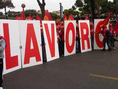 Continua la protesta delle lavoratrici e dei lavoratori Helyos Fm