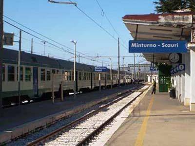 I pendolari della stazione di #minturno-Scauri si riuniscono nuovamente