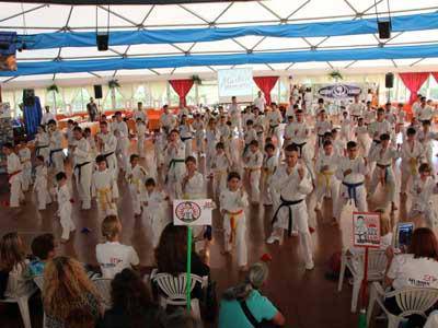 Incancellabili i 20 anni del Mushin Karate Eschilo, la celebrazione, con i campioni del dojo