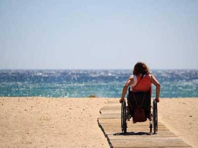 Accessibilità delle spiagge, Anffas: donato un Job Walker ad ‘Happy Surf’