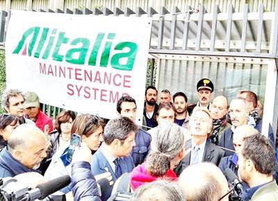 Attacco dei sindacati aeroportuali: "Montezemolo poco informato su Alitalia System