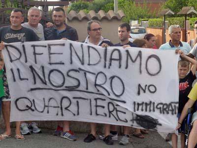 Immigrati, domani nuova manifestazione del comitato via Trincea delle Frasche-via Bombonati