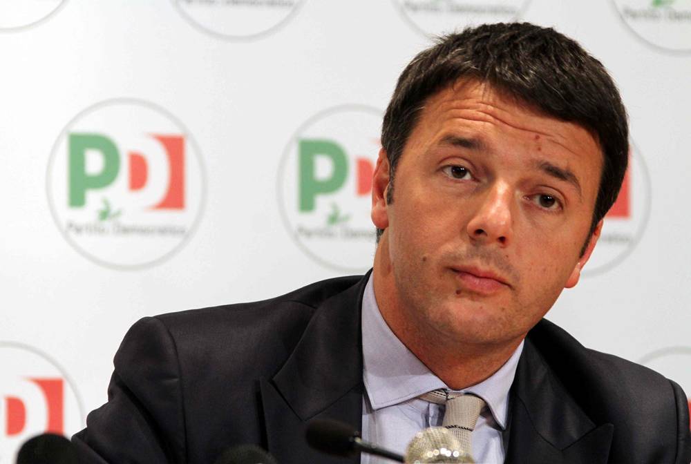 Pensioni: Renzi a Di Maio su Facebook: ‘M5s, folle tagliare quelle da 2.300 euro’