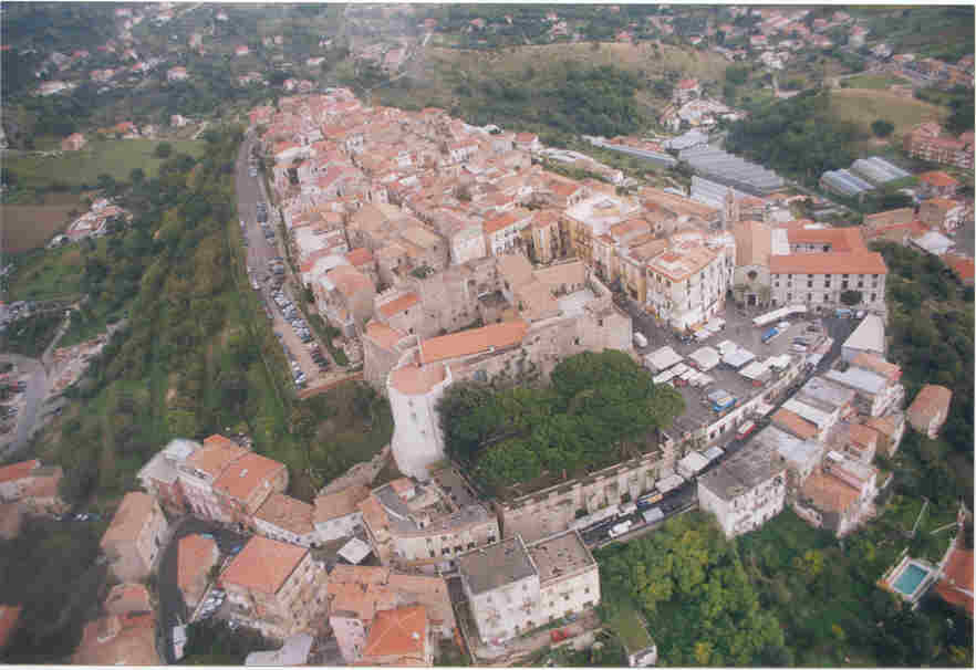 #minturno, sarà sciolta la convenzione per il Castello Baronale e l’ex Sieci